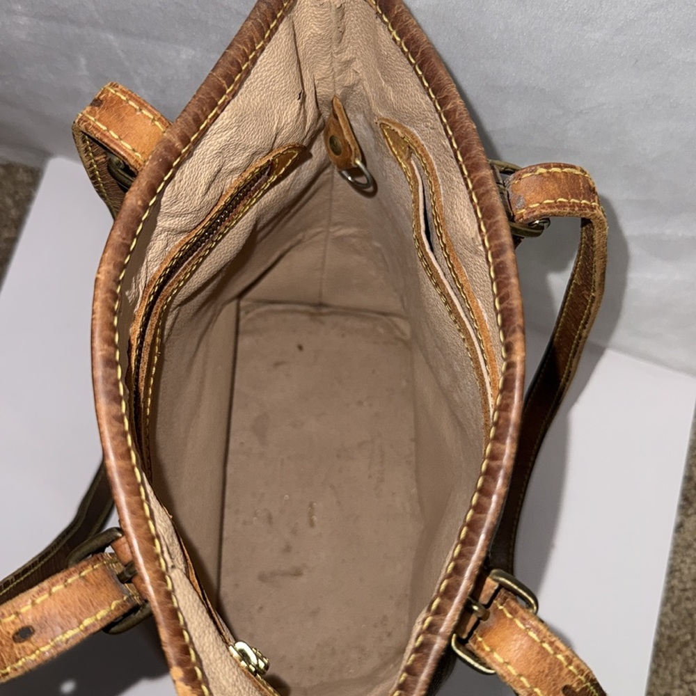 Louis Vuitton Vintage Bucket Bag - Picture 4 of 10